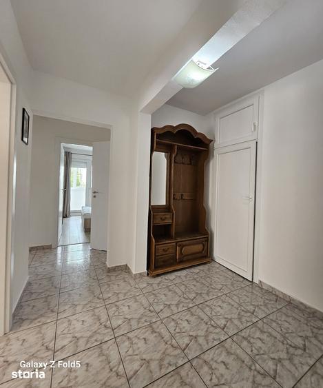 Apartament cu 3 camere decomandat în Iosia