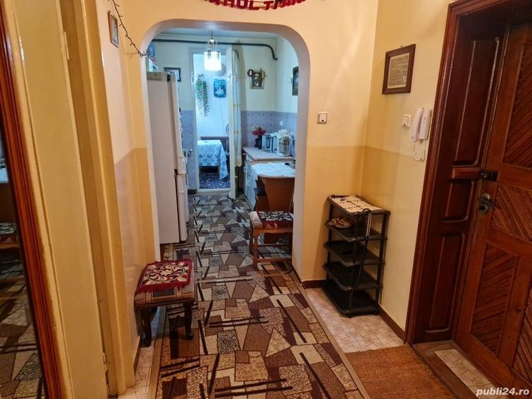 Apartament cu 2 camere decomandat în Central
