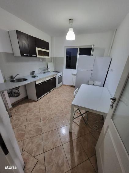 Apartament cu 3 camere în Moinești