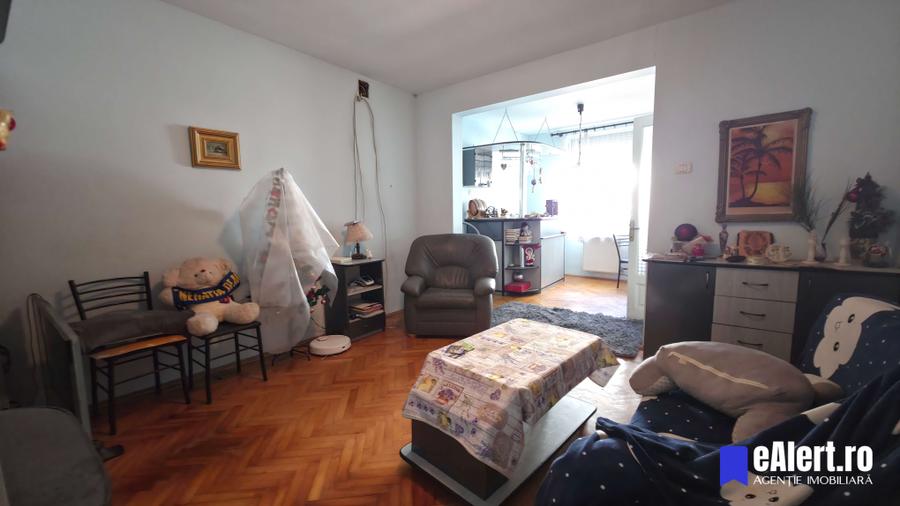 Casă cu 3 camere cu Garaj în Vatra Luminoasă