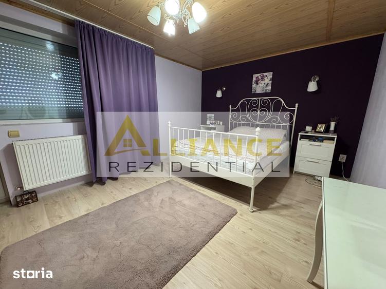 Casă cu 8 camere cu Teren 1086 Mp în Frumușani