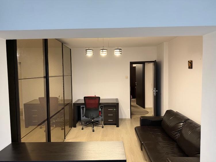 Apartament cu 3 camere decomandat în Banu Manta
