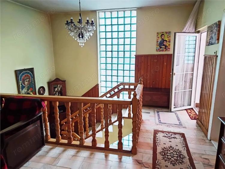 Casă cu 2 camere cu Piscina în Central