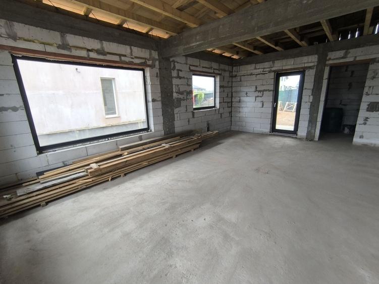 Casă cu 3 camere în Agigea