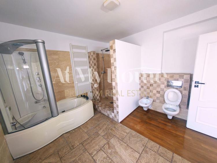 Duplex cu 7 camere cu Canalizare în Iancu Nicolae