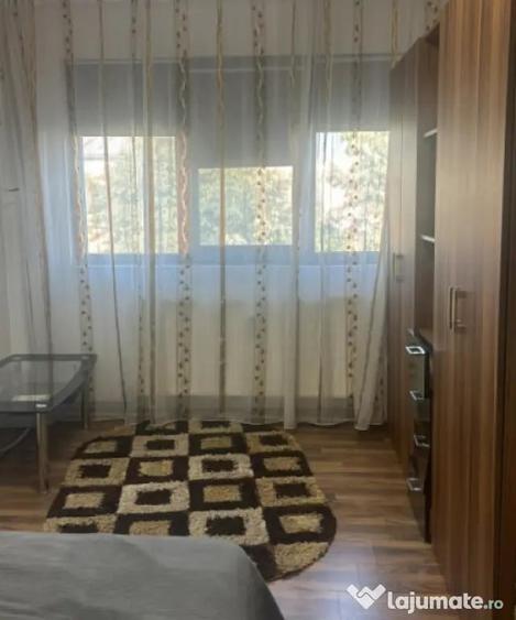 Casă cu 7 camere cu Teren 1200 Mp în Cârcea