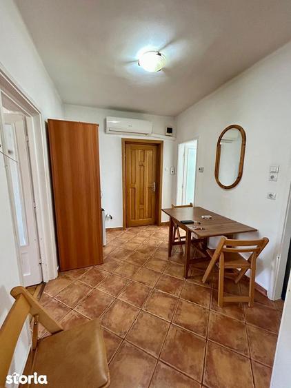 Apartament cu 3 camere decomandat în Republicii