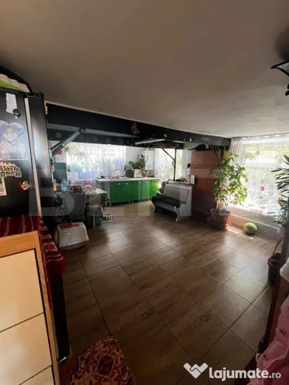 Casă cu 4 camere cu Teren 1150 Mp în Central