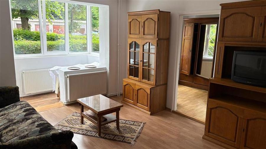 Apartament cu 2 camere nedecomandat în Centrul Civic