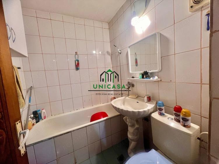 Apartament cu 2 camere decomandat în Căzănești (Râmnicu Vâlcea)