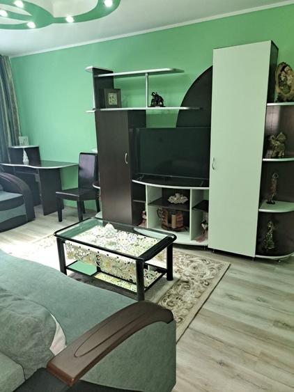 Apartament cu 2 camere decomandat în Broșteni