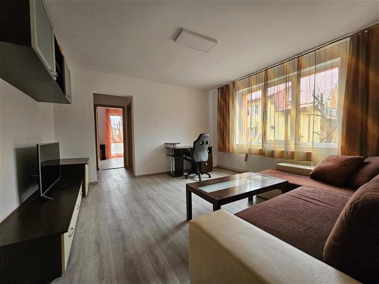 Apartament cu 2 camere semidecomandat în Cornișa