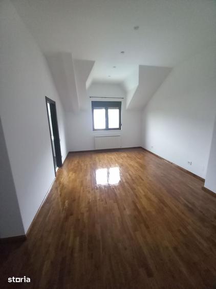 Casă cu 7 camere cu Teren 750 Mp în Cișmigiu