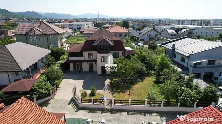 Casă cu 6 camere cu Teren 800 Mp în Central