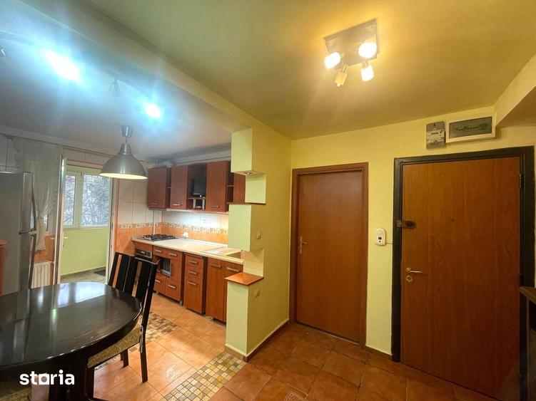 Apartament cu 3 camere, mobilat în Tei