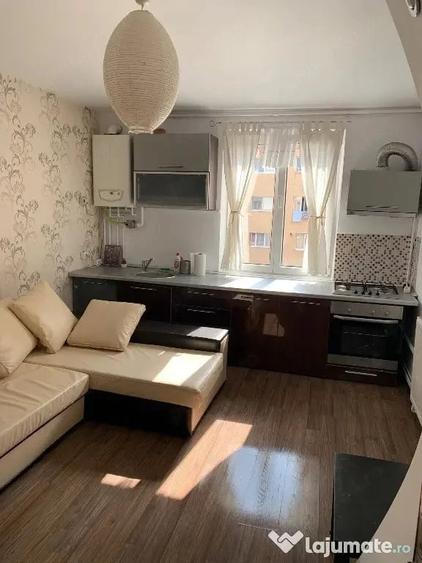 Apartament cu 2 camere decomandat în Craiter