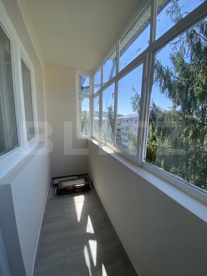 Penthouse cu 8 camere decomandat în Central