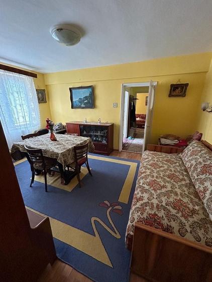Apartament cu 3 camere semidecomandat în Ultracentral