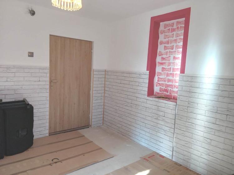 Casă individuală cu 4 camere cu Canalizare în Mohu
