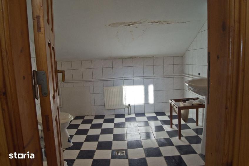 Casă cu 8 camere cu Teren 2651 Mp în Gruiu