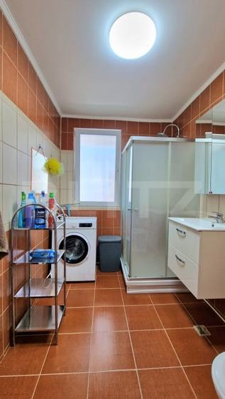 Apartament cu 2 camere semidecomandat, mobilat în Florești