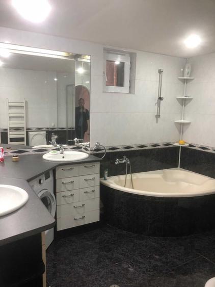Apartament cu 3 camere decomandat în Exterior Vest