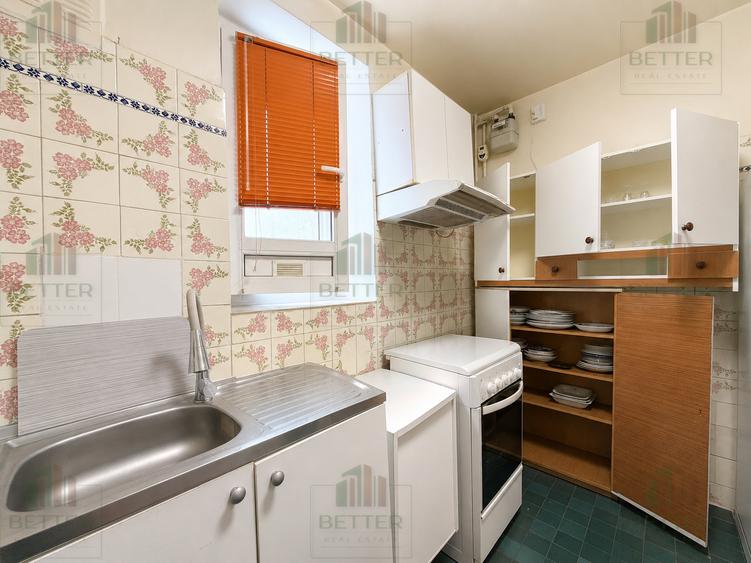 Apartament cu 3 camere semidecomandat în Titan