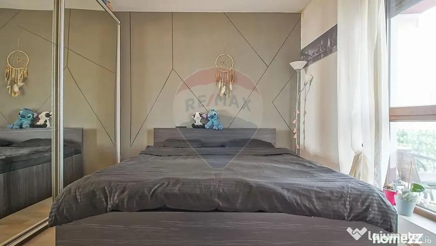 Apartament cu 3 camere decomandat în Tractorul