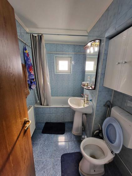 Apartament cu 3 camere decomandat în Sud