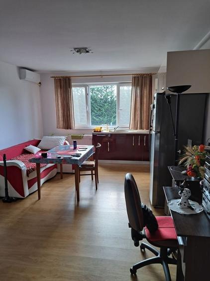 Apartament cu 2 camere decomandat în Florești