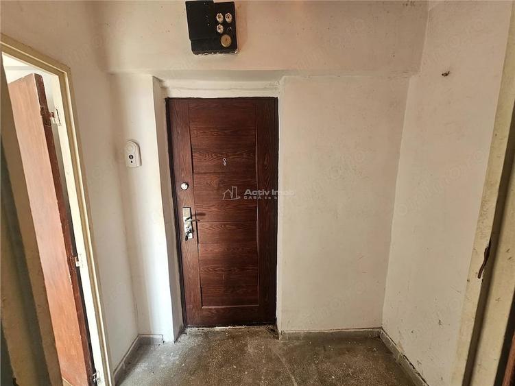 Garsonieră nedecomandată în Cuptoare (Reșița)