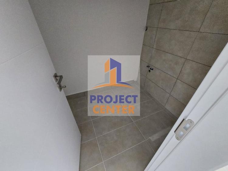Apartament cu 3 camere decomandat în Prundu