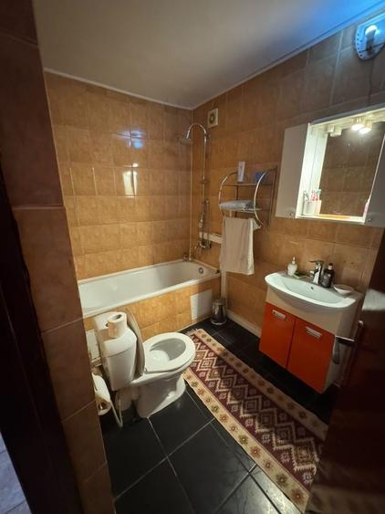 Casă individuală cu 3 camere cu Canalizare în Brătianu