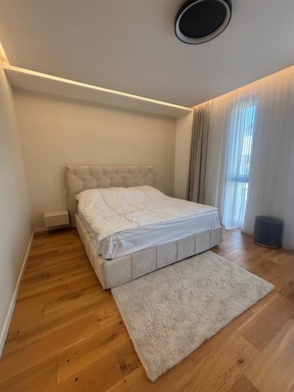 Duplex cu 7 camere cu Canalizare în Voluntari
