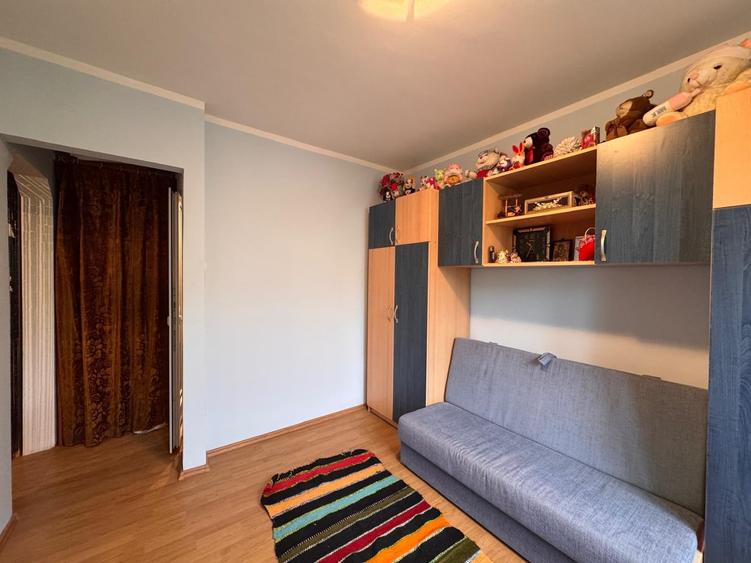 Apartament cu 2 camere semidecomandat, mobilat în Codlea