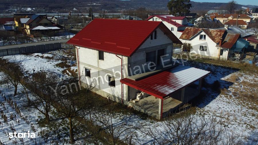 Casă cu 4 camere cu Teren 1250 Mp în Băiculești