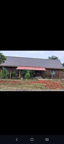 Casă cu 4 camere în Vânători