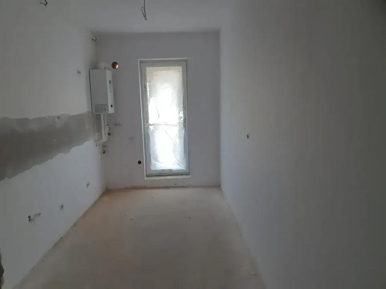 Apartament cu 3 camere decomandat în Theodor Pallady