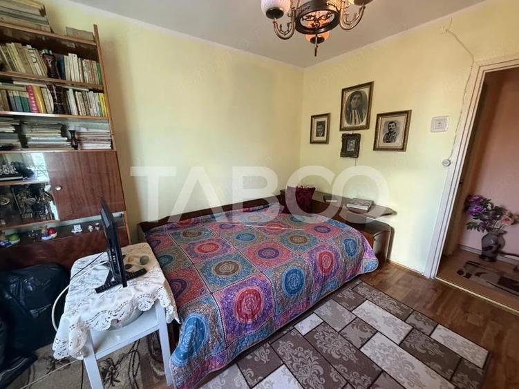 Apartament cu 3 camere decomandat în Central