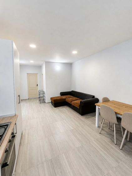 Casă cu 3 camere cu Teren 280 Mp în Central