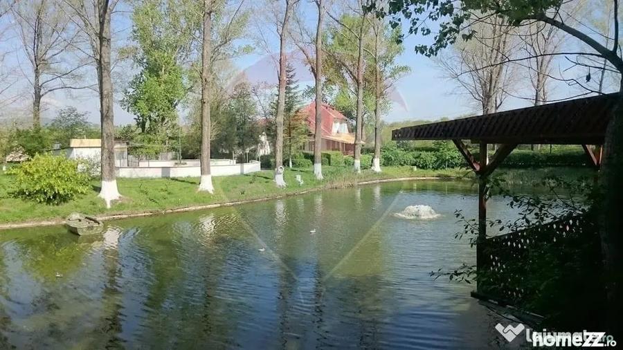Spațiu comercial, de 1,700 mp, în Obrejița