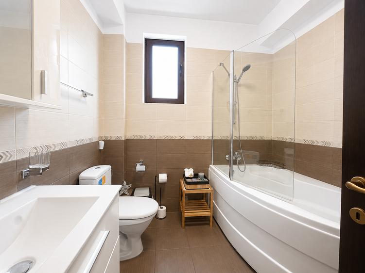 Casă individuală cu 6 camere cu Canalizare în Pipera
