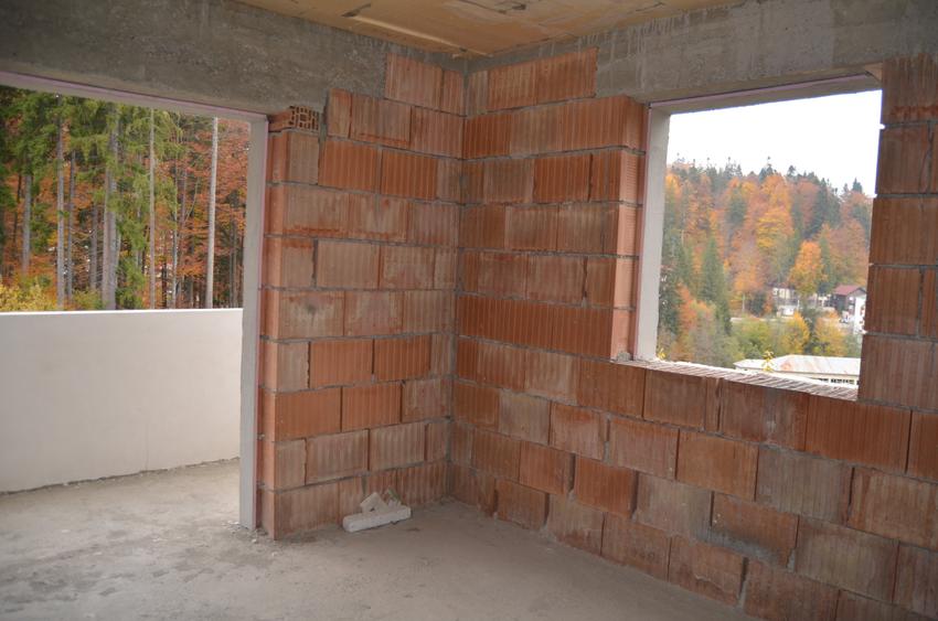 Casă individuală cu 5 camere cu Teren 554 Mp în Central