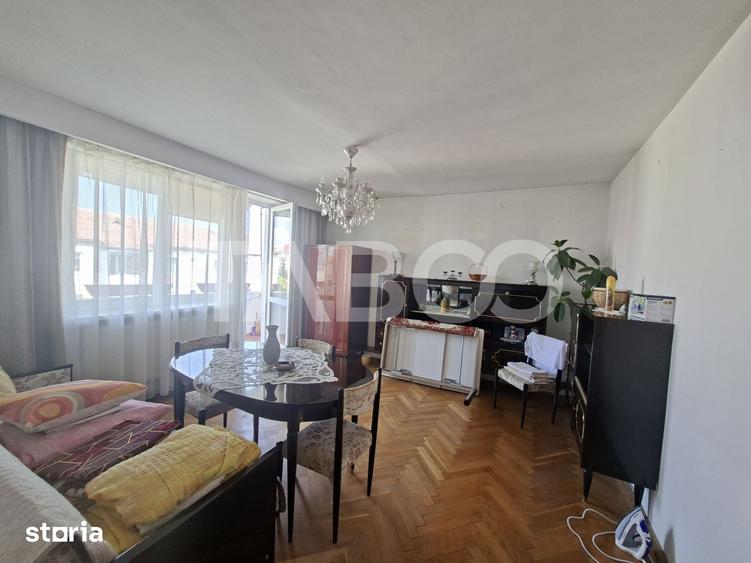 Apartament cu 3 camere decomandat în Mihai Viteazul