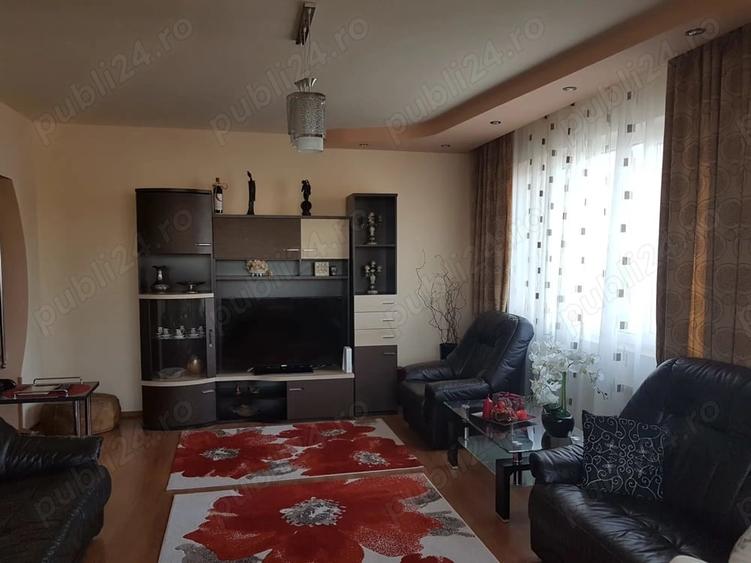 Apartament cu 3 camere decomandat în Tipografilor