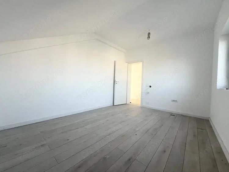 Casă cu 5 camere cu Teren 653 Mp în Giarmata