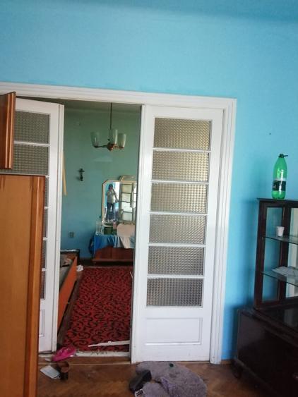 Casă individuală cu 14 camere cu Canalizare în Banu Manta