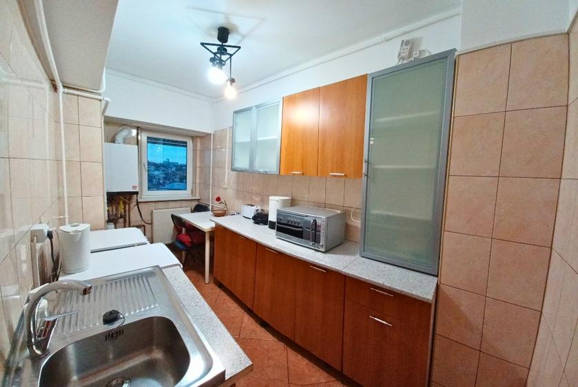 Apartament cu 2 camere decomandat, mobilat în P-ța Unirii