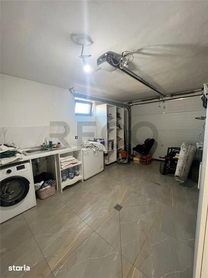 Casă cu 5 camere cu Teren 492 Mp în Sânmartin