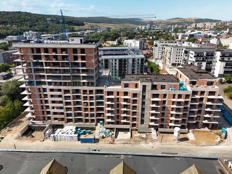 Apartament cu 2 camere decomandat în Est